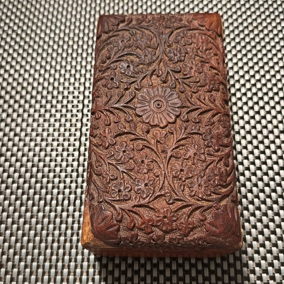 Indian Hand Carved Vintage Wooden Box - Picture 2 of 9